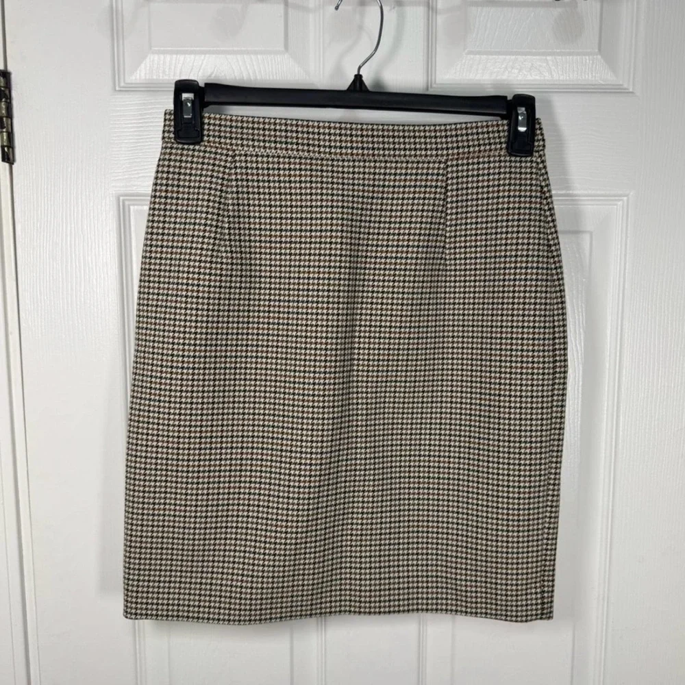 H&M Black and‎ Cream Houndstooth Pencil Skirt